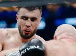 Бокс: Баходир Жалолов победил Игоря Шевадзуцкого (видео)