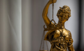 Директор школы в Ургуте осуждён на 10 лет за попытку продать наркотики