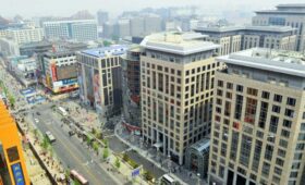 Китай повысил пошлины на товары из США до 125%