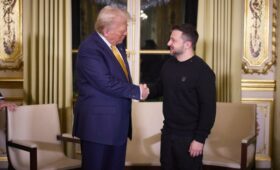 США снизили оценку долга Украины за помощь в войне с $300 млрд до $100 млрд — Bloomberg