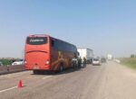 В Сырдарьинской области произошла авария с участием автобуса и трех легковых автомобилей. Видео