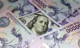 За два дня сум укрепился к доллару почти на 110 сумов. С чем это связано?