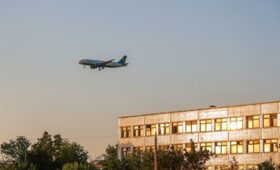 Uzbekistan Airways снизила максимальный тариф на билеты экономкласса внутри страны