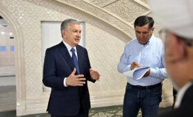Шавкат Мирзиёев посетил строящийся комплекс Имама Бухари в Самарканде