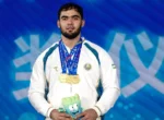 Тяжелоатлет Акбар Джураев завоевал три золота на чемпионате Азии в Китае
