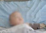 В Ташкенте младенцу удалили сгнивший кишечник после того, как мать покормила его разжеванным  фастфудом. Видео