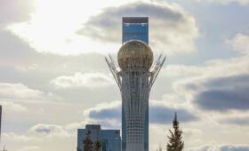Парламент Казахстана одобрил запрет на ношение закрывающих лицо предметов одежды