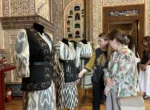 В Ташкенте проходит выставка-коллаборация румынских и узбекских костюмов