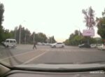 В Ташкенте водитель Damas сбил пешехода, который переходил дорогу на зеленый свет. Видео