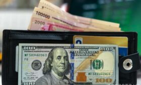 Сум в Узбекистане продолжает укрепляться: доллар опустился ниже 12 650 сумов