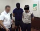 Чиновники двух регионов Узбекистана попались на крупных взятках. Видео