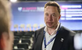 Илон Маск подал в суд на Apple и OpenAI, обвинив их в нарушении конкуренции