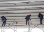 Минтруда России предложило ограничить наем иностранцев в строительстве и общепите