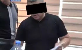 Сотрудник ОВД задержан в международном аэропорту «Ташкент» при получении денег за ускоренные паспортные услуги