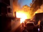 В Ташкенте случился сильный пожар. Спасатели справились с ним за три минуты. Видео