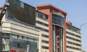 Гостиницу Grand Mir снесут, на её месте построят другую — источник