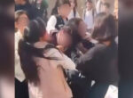 Ссора по телефону закончилась массовой дракой школьниц в Самарканде. Видео