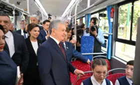 Фото: Президент Узбекистана проехал в электробусе по новой выделенной линии (BRT) на ул. Шота Руставели