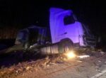 Узбекистанец погиб в жестком ДТП в Новосибирске, за жизнь другого борются врачи. Видео