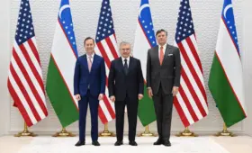 Президент Узбекистана обсудил с делегацией США продвижение промышленных и сырьевых проектов