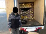 На въезде в Узбекистан задержали грузовик с тайником, набитым тысячами фейерверков