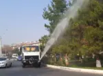В Ташкенте начали поливать улицы и деревья для снижения уровня загрязнения воздуха