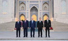Главы стран Центральной Азии и Азербайджана посетили Центр исламской цивилизации