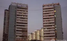 Суд приостановил реконструкцию фасадов «московских высоток» в Ташкенте, но работы продолжаются