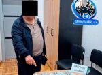 В Ташкенте задержали налоговика, который пытался вернуть взятку