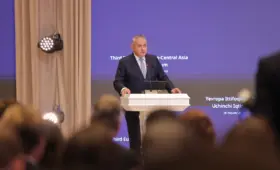 «Узбекистан становится ключевым игроком в Транскаспийской сети» — еврокомиссар Йозеф Сикела