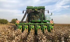 Узбекистан закупит сельхозтехнику у американской John Deere за $300 млн
