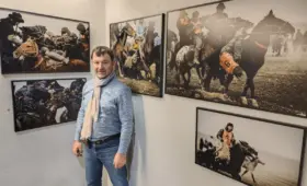 Работы фотографа из Узбекистана Эрнеста Куртвелиева представлены на выставке в Париже