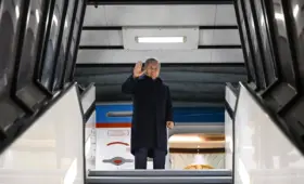 Президент Узбекистана вылетел из Японии в Россию