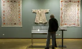 «Развиваться, а не застывать». Выставка декоративно-прикладного искусства Бухары открылась в Ташкенте