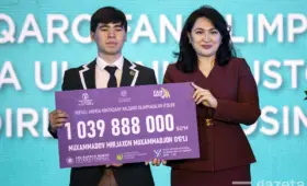 По 1 млрд сумов получили два школьника, победивших на международных олимпиадах (+фото)