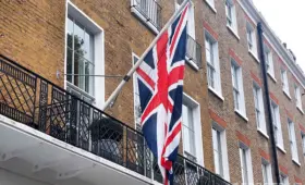 Великобритания запретила рекламу вредной еды для детей