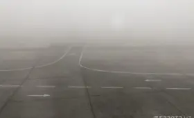 Из-за сильного тумана в Ташкенте аэропорт ночью не смог принять десятки рейсов