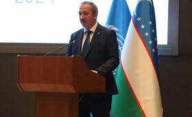 Президент уволил директора Агентства по контролю за наркотиками после предупреждения днём ранее