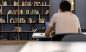 В Узбекистане введут денежные поощрения для самых читающих, в том числе для госслужащих