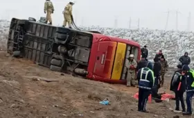 В Навоийской области опрокинулся автобус, погибли 2 человека, ранены 9