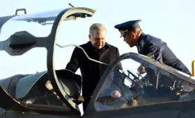 Президенту представили центр по обслуживанию вертолётов Airbus на базе Чирчикского авиаремонтного завода