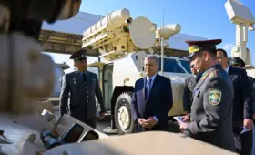 Президент Узбекистана посетил воинскую часть в Сурхандарьинской области