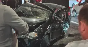 В Ташкенте молодой лихач на Gentra разбил три машины и снес светофор