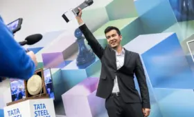 Шахматист Нодирбек Абдусатторов выиграл престижный турнир Tata Steel Chess 2026, Синдаров — второй