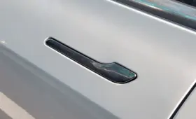 Китай запретил выпускать автомобили со скрытыми дверными ручками