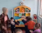 В Самарканде требуют наказать воспитательницу детсада за агрессию к ребенку. Видео