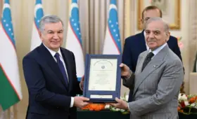 Президент Узбекистана стал почётным доктором и профессором вуза Пакистана