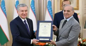 Президент Узбекистана стал почётным доктором и профессором вуза Пакистана