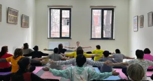 «Мы почувствовали, что не одиноки». Как работает социальный клуб для пожилых людей при организации Hamroh