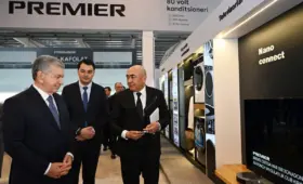 Президенту показали производство бытовой техники Premier в Ташкентской области